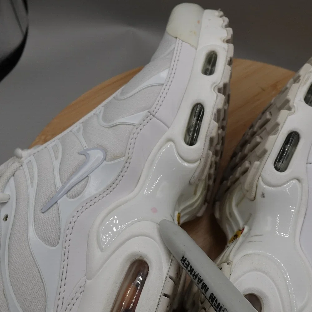 Nike Shoes Women 8.5 White Air Max Plus Sneaker Athletic TN CW7044-100 Flaws